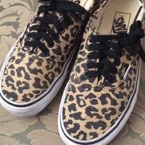 Vans leopard size women’s  8m